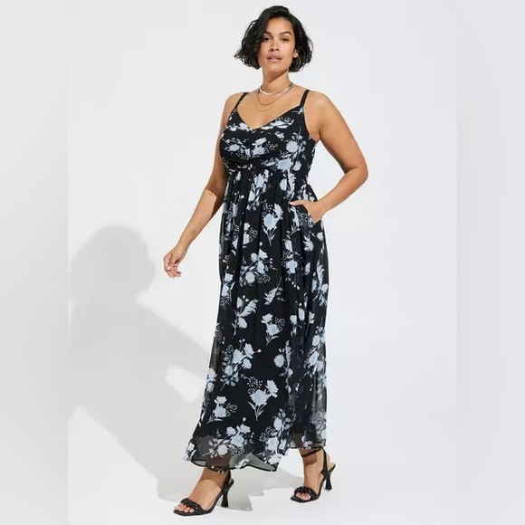 Pre-owned Torrid Maxi Chiffon Pleated Dress Black-Floral size 2x plus - Picture 2 of 8